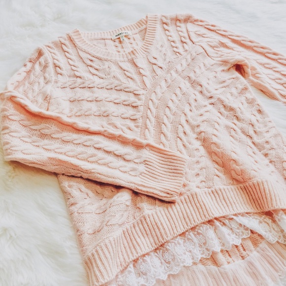 Pink Sweater with Lace Trim (M) - Picture 2 of 7